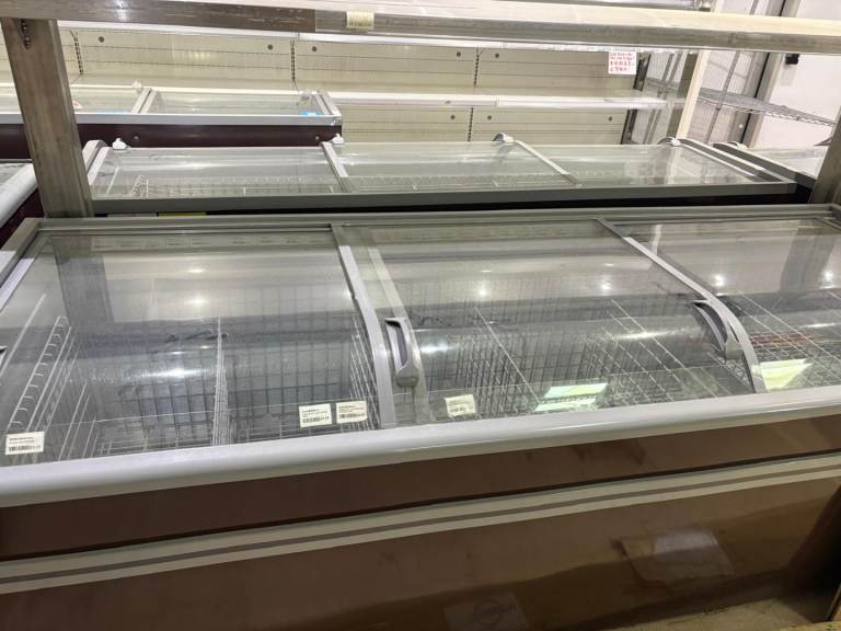 SHOP REFURBISHMENT CLEARANCE – MUST GO