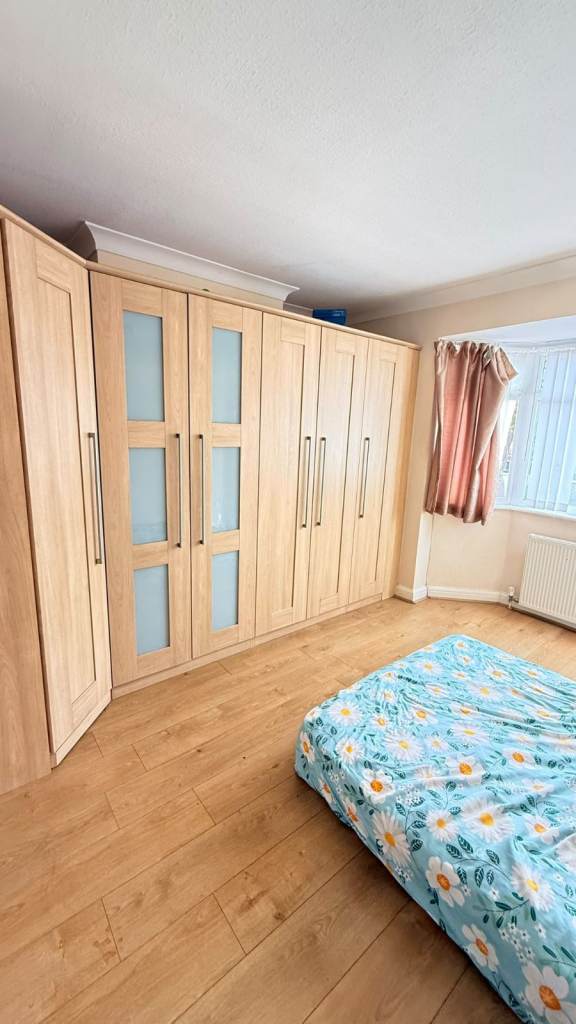 Spacious & Cosy Double Room For Rent AT BN3 7JH