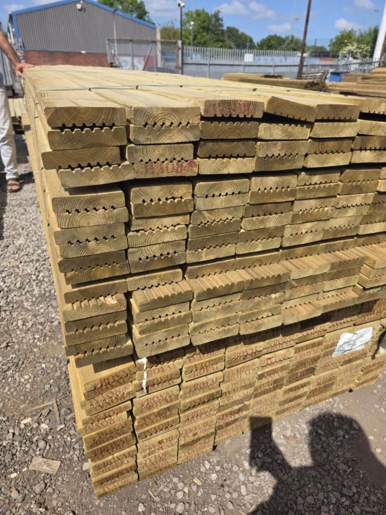 ❤️ 4.8M TIMBER DECKING BOARDS 