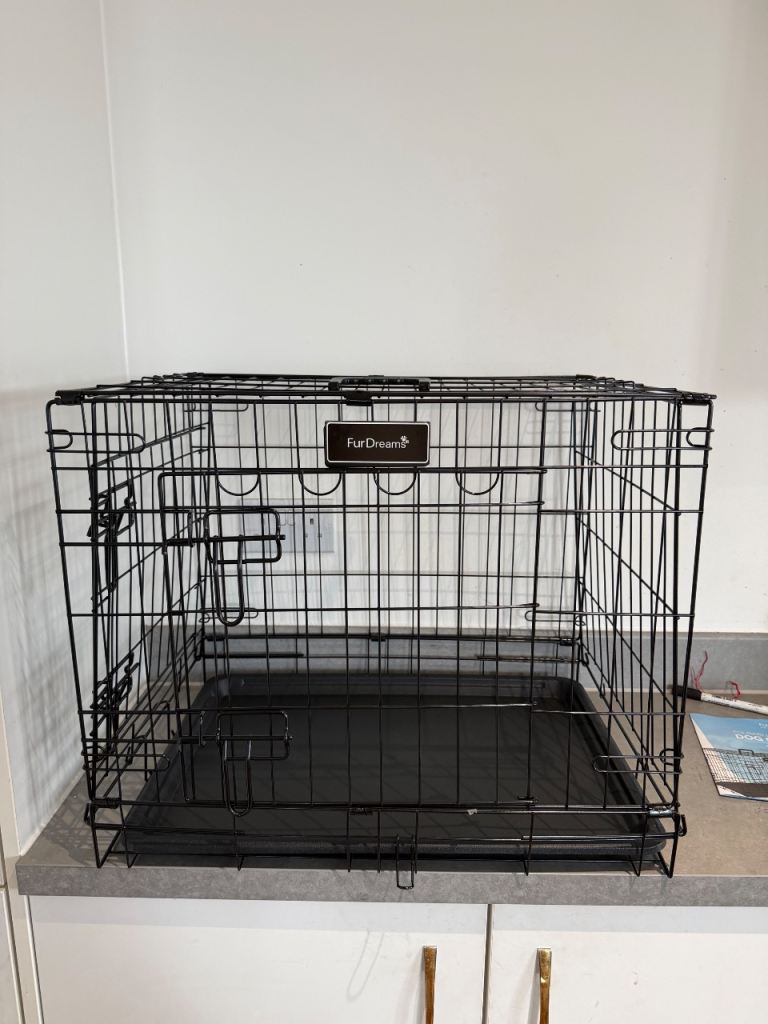 Brand new foldable metal dog🐶cage (24 inch)