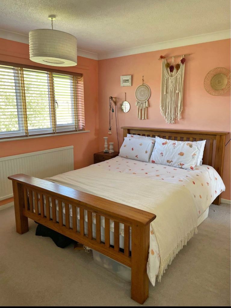 Rustic solid oak king size bed frame from Bensons for beds great condition