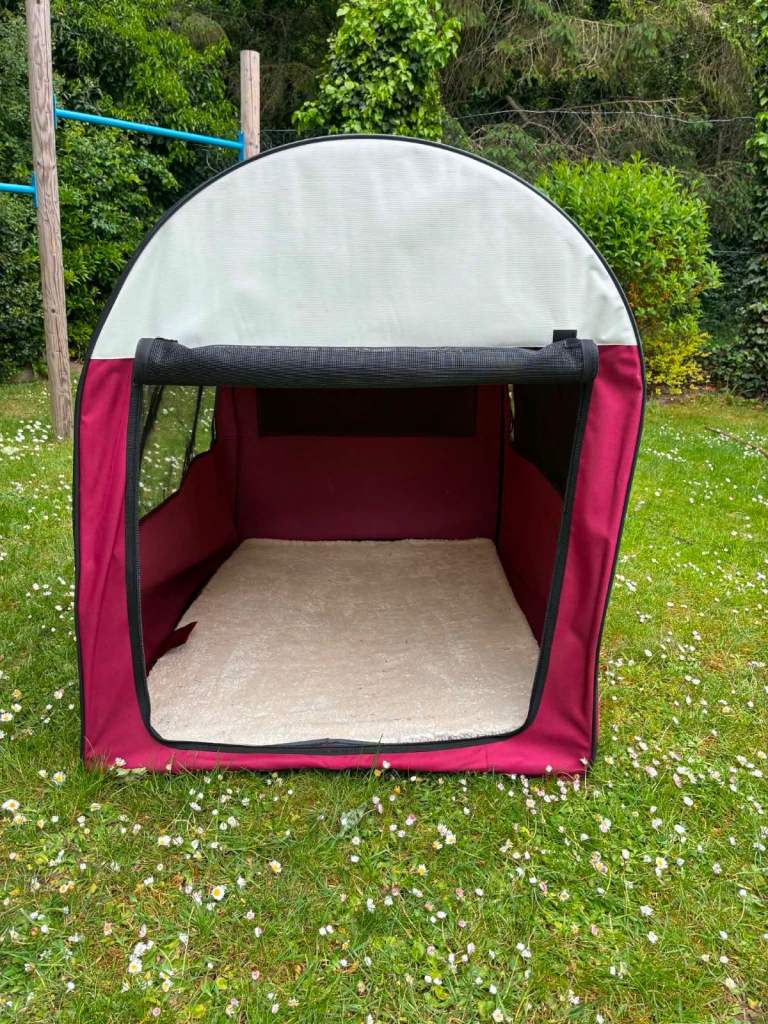 Dog / pet travel cage / bed 