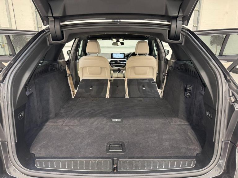  BMW 5 Series 3.0 530d M Sport Touring 5dr Diesel Auto xDrive Euro 6 (s/s) (265 ps) Diesel Automatic