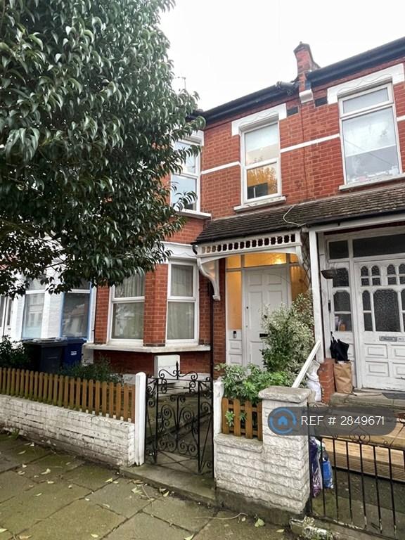 3 bedroom house in Derby Avenue, London, N12 (3 bed) (#2849671)