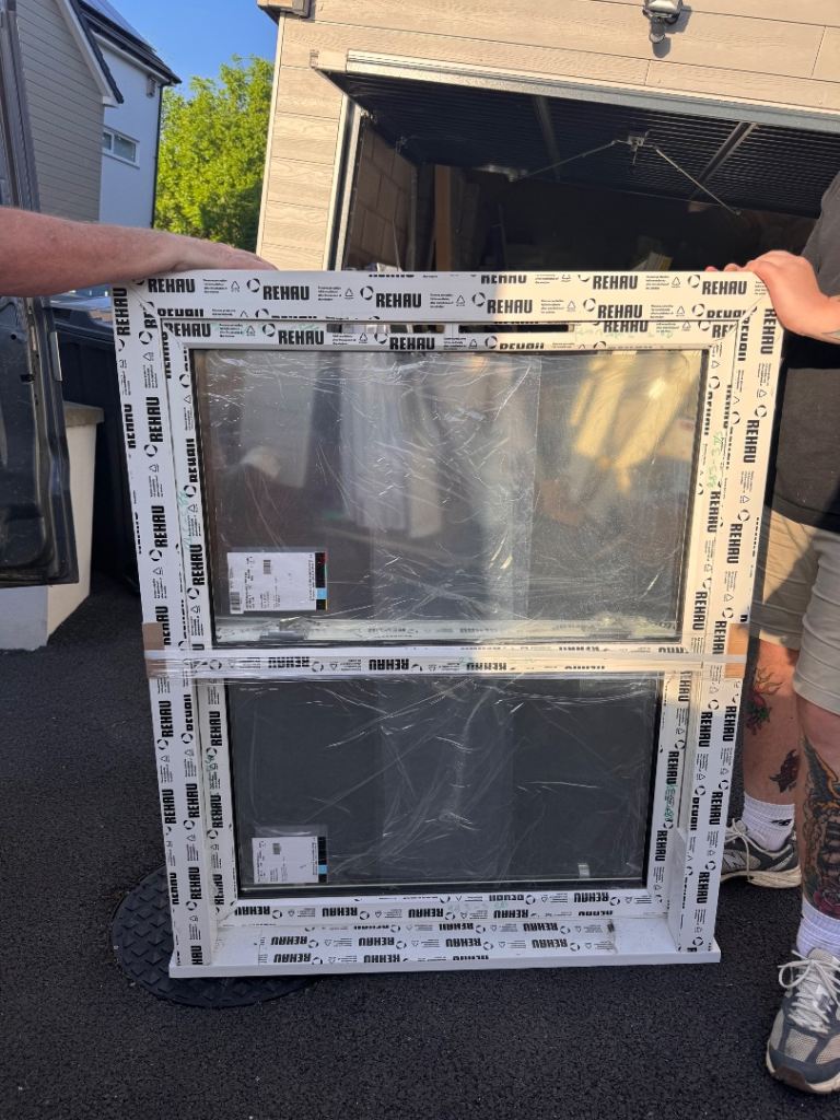 White uPVC Double Glazed Sash Window – REHAU