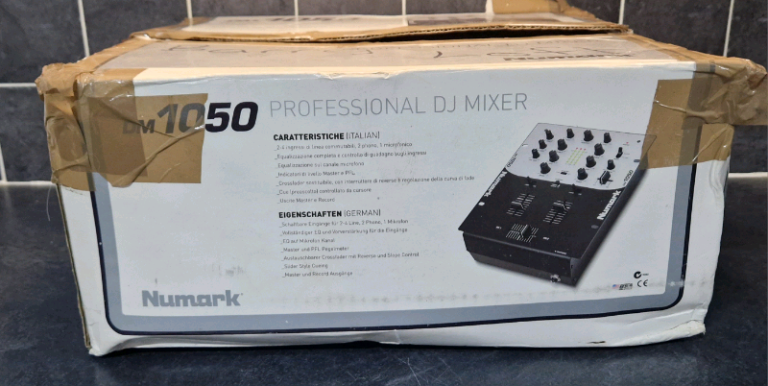 Numark Mixer "free postage"