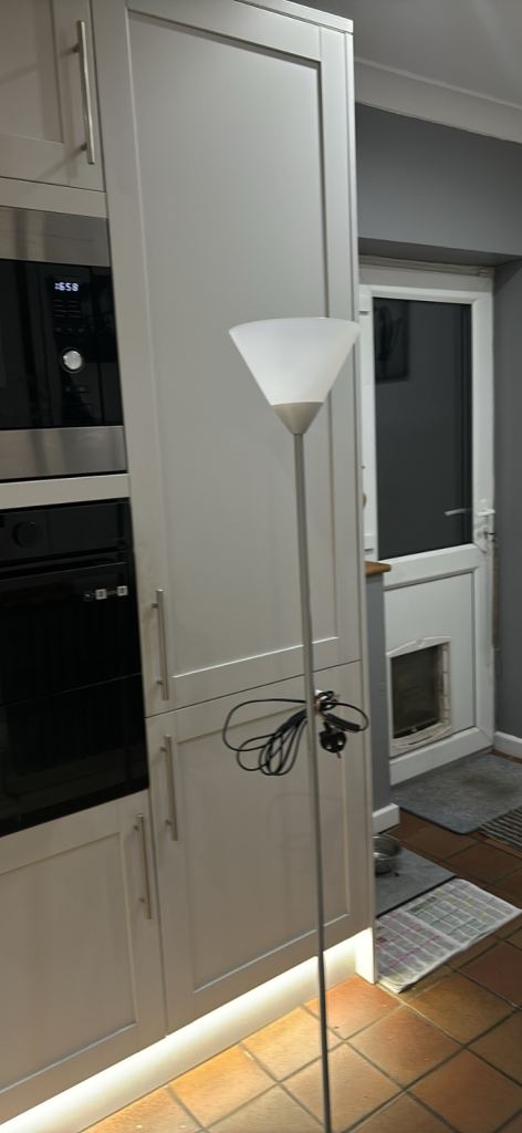 Tall up light lamp £4 