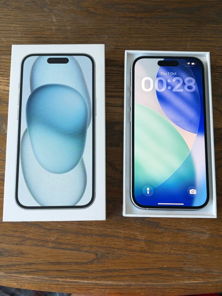 Apple iPhone 15 256GB Boxed Blue