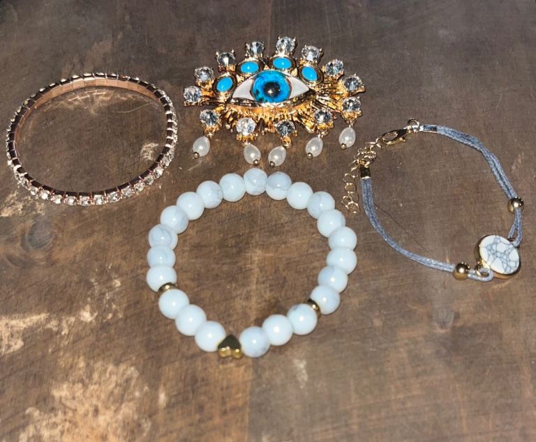 Gorgeous Jewellery Set - Brooch and Bracelets