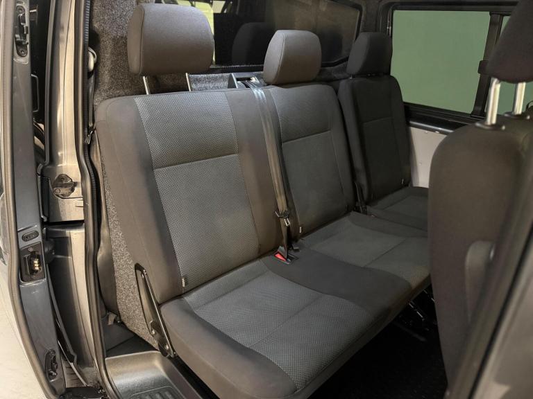  Volkswagen Transporter 2.0 TDI T32 Highline Kombi DSG FWD SWB Euro 6 (s/s) 5dr Diesel Automatic