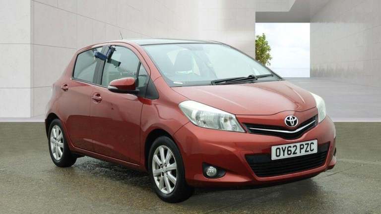 2012 Toyota Yaris 1.33 VVT-i T Spirit 5dr Multidrive S HATCHBACK PETROL Automatic
