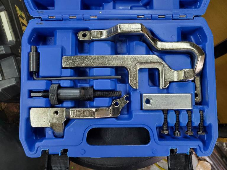 Mini camshaft locking tool