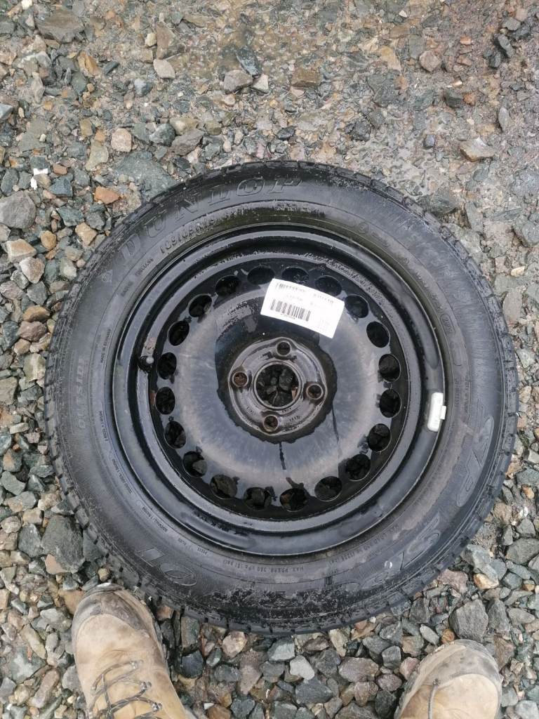 Dunlop Tyre 185/65R15 Brand new with rim 4 holes 