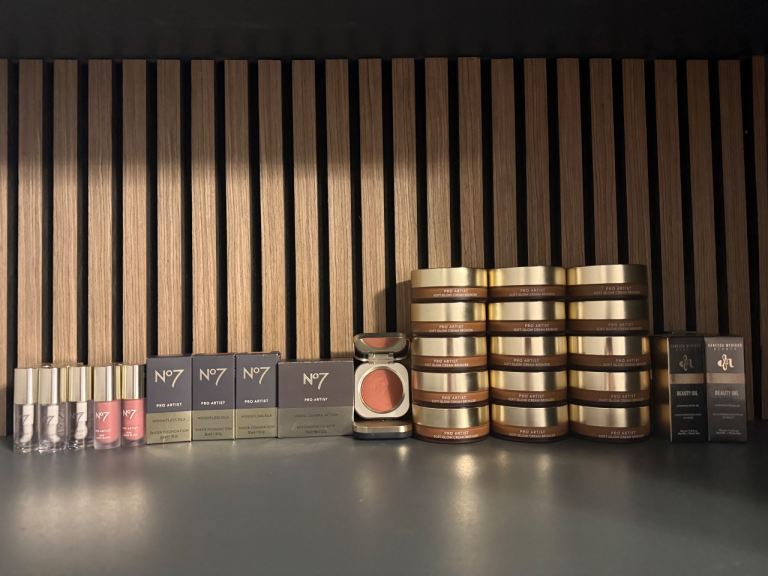 No7 pro artist makeup 
