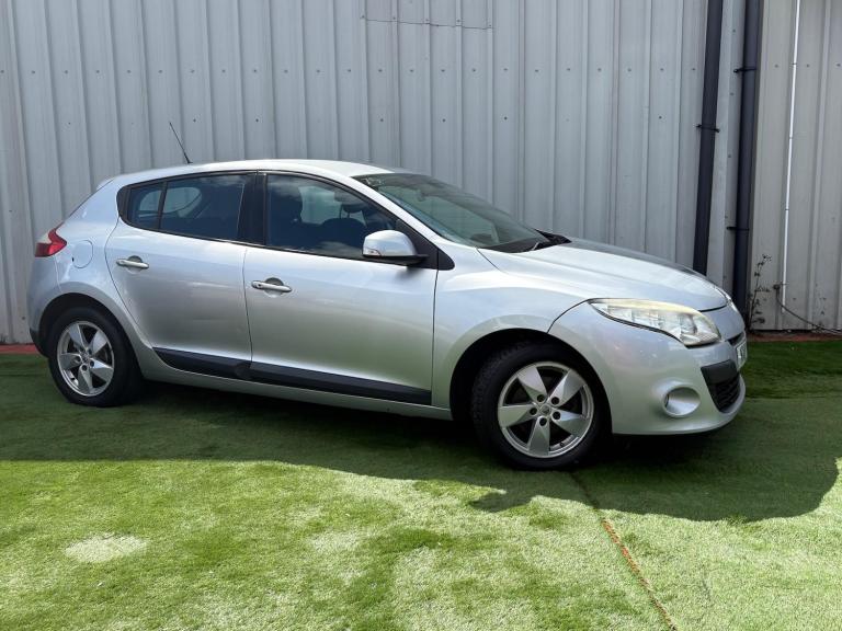 2011 Renault Megane Dynamique Tomtom Vvt Hatchback Petrol Manual