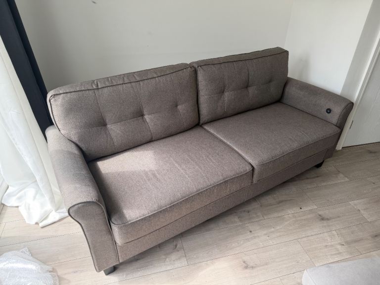 95% new 3 seats sofa