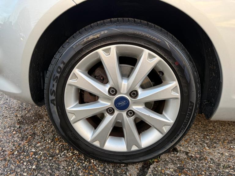 2010 Ford Fiesta 1.25 Zetec 5dr [82] HATCHBACK Petrol Manual