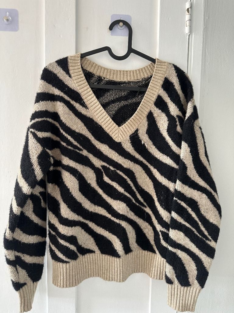Zebra Print V-Neck Jumper – Beige & Black, Good Condition