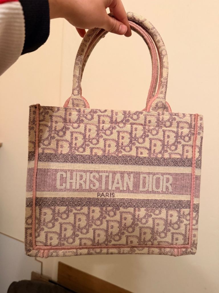 Christian Dior Bag like new ( will ship all over uk)