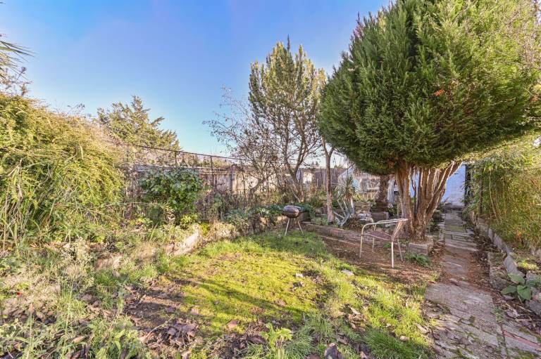 3 bed 2 living rooms Thornton Heath 