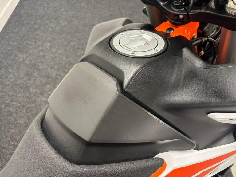 KTM 790 ADVENTURE R ** QUICKSHIFTER + - TOP BOX - 12 MONTH MOT **