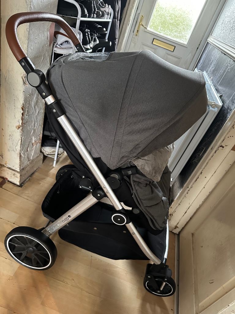 Cuggl Pram for Sale