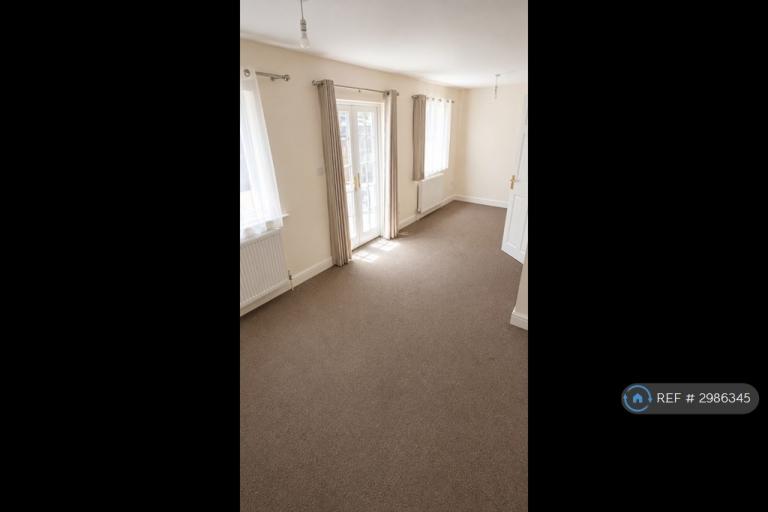 2 bedroom flat in Plymouth Road, Totnes, TQ9 (2 bed) (#2986345)