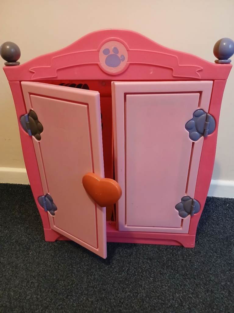 Build a bear official wardrobe.