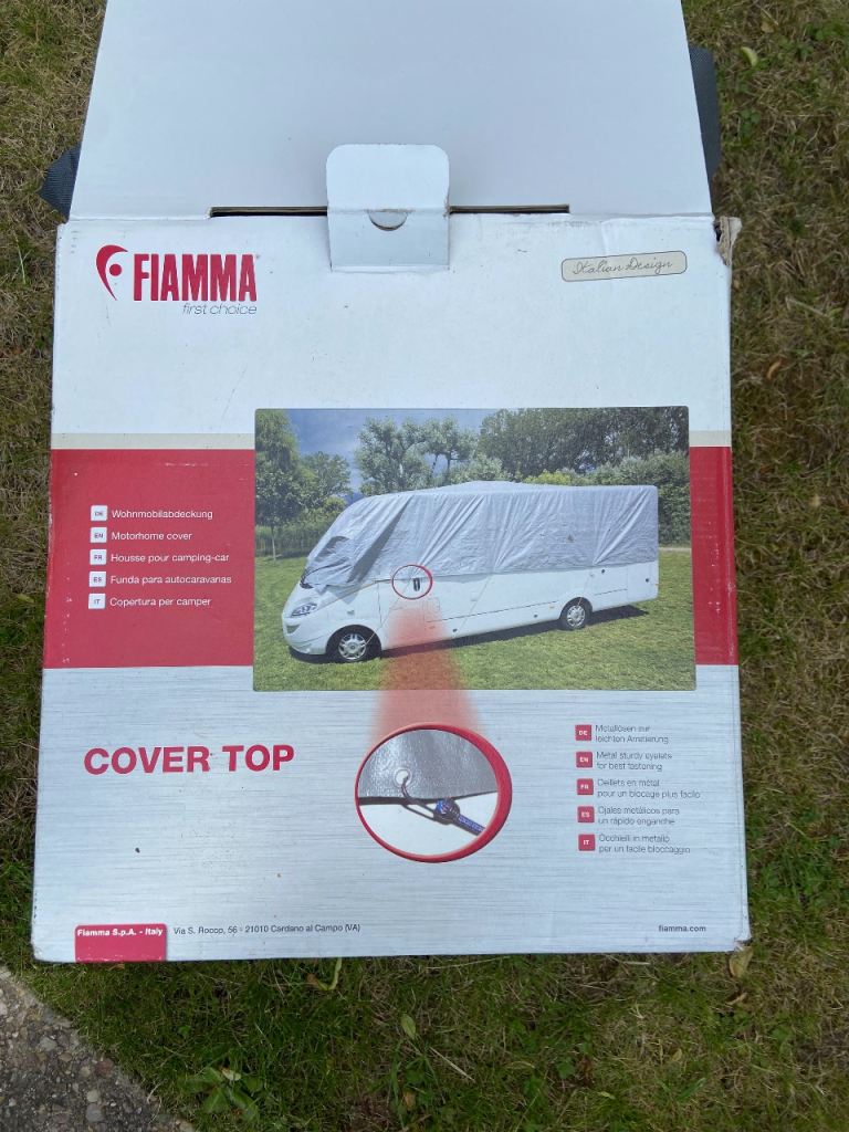 Bundle Motorhome accessories; battery charger/maintainer, cover, mains cables, water hose & more