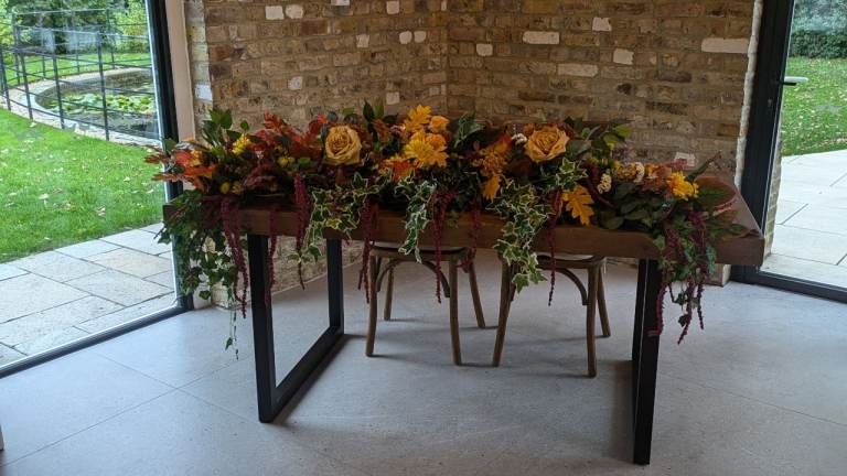 Autumnal Wedding Arch and Table Decorations – Good Condition