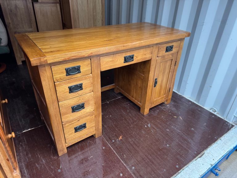 Solid Rustic Oak Desk from Oak furniture Land excellent condition possible delivery 