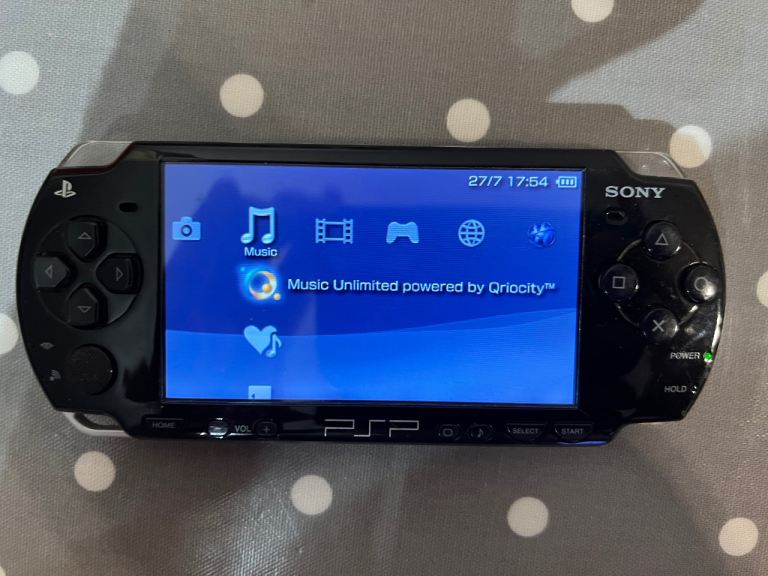 PSP slim with games