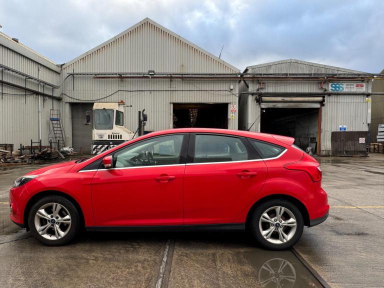 2012 Ford Focus 1.6 Zetec Powershift Euro 5 5dr HATCHBACK Petrol Automatic