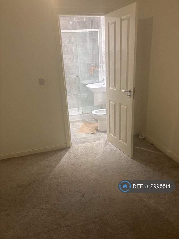 1 bedroom in Dovestone Close, Grays, RM20 (#2996614)