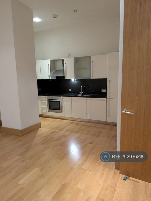 2 bedroom flat in Scarbrook Road, London, CR0 (2 bed) (#2976318)
