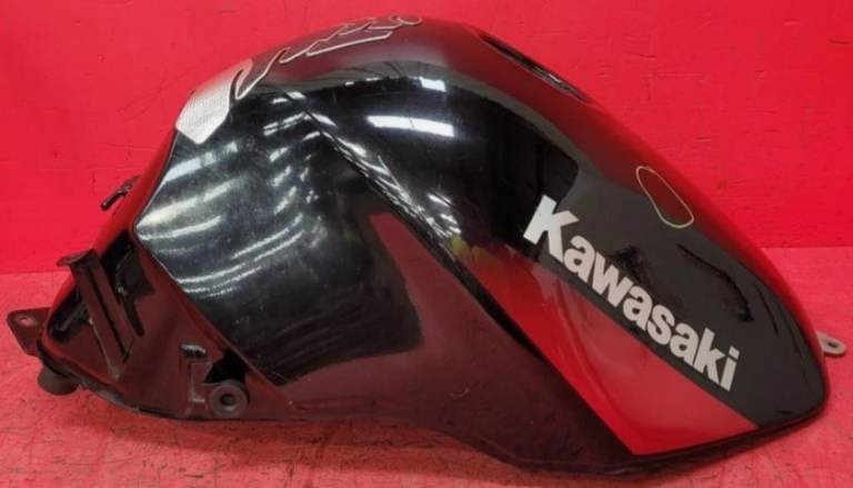 Kawasaki zx600e fuel tank