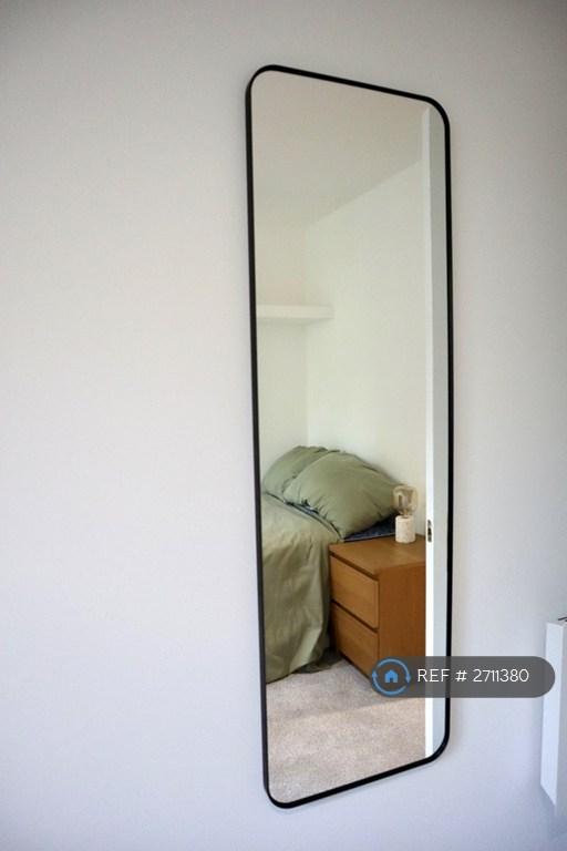 2 bedroom flat in Hadfield Close, Manchester, M14 (2 bed) (#2711380)