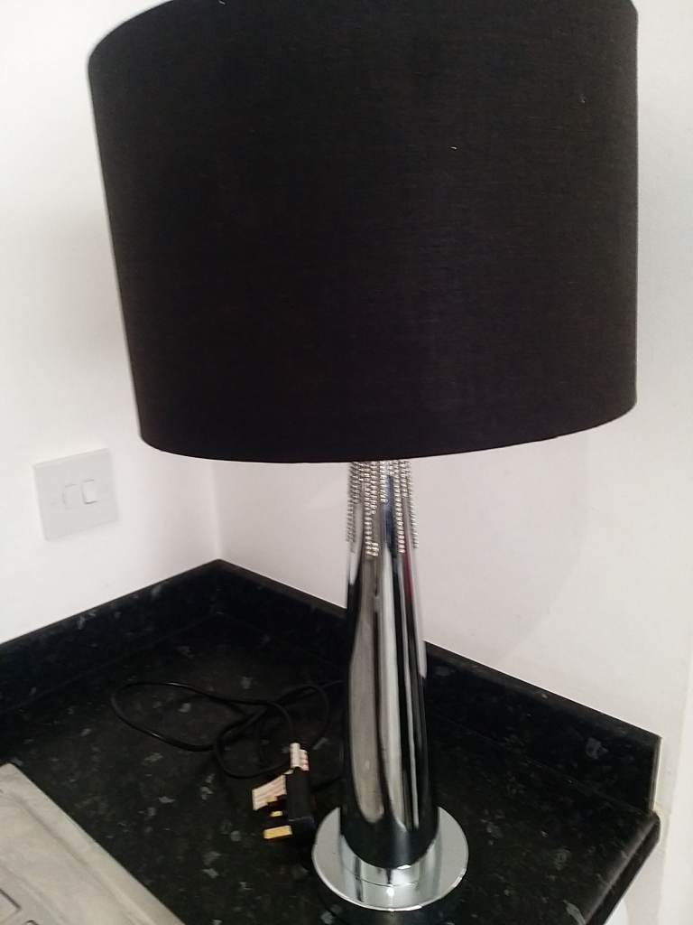 Table lamp with crystals 