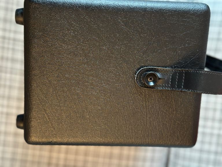 Vox modelling amp 10 watt. Runs on 6 x AA batteries. 