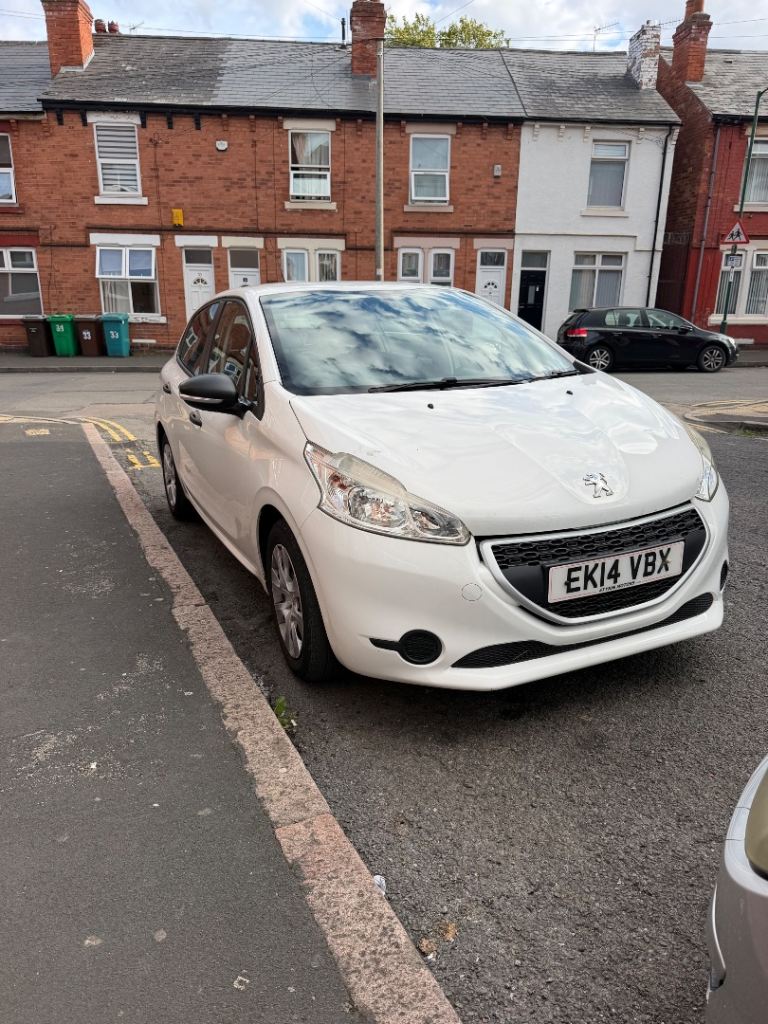 Peugeot, 208, Hatchback, 2014, Manual, 999 (cc), 5 doors