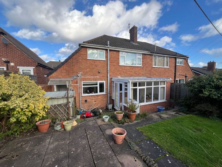 3 Bed House TO RENT in Wolverhampton