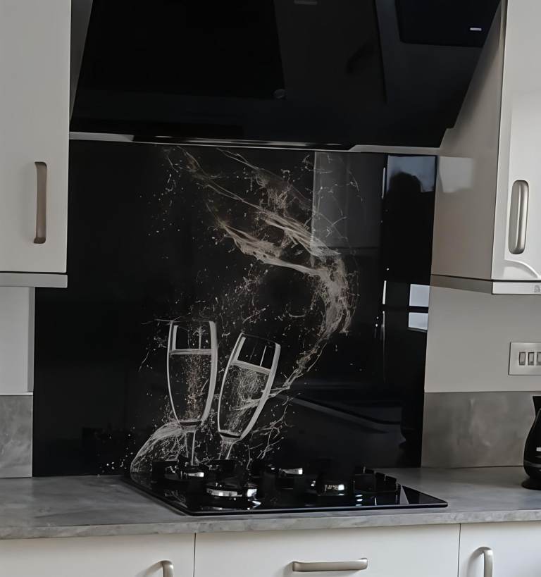 Modern Splashback for Sale in Immaculate Condition 