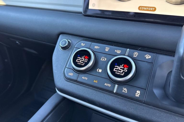2024 Land Rover Defender 110 3.0 D300 X-Dynamic SE 5dr SUV DIESEL Automatic