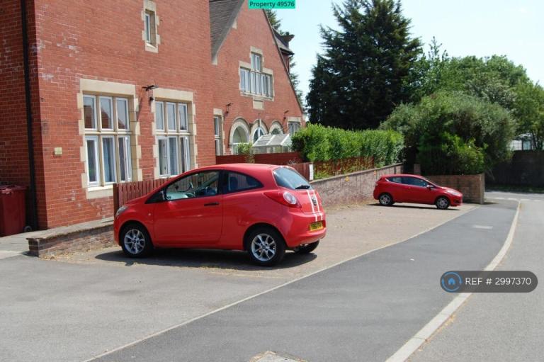 2 bedroom flat in Welbeck House, Whitwell, Worksop, S80 (2 bed) (#2997370)