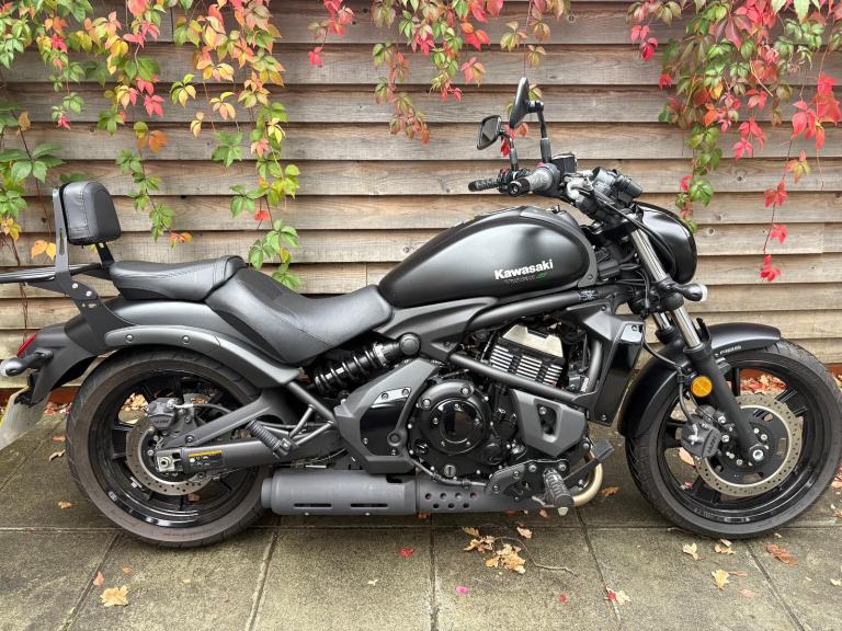 2023 / 23 Kawasaki Vulcan 650S £5750 Black 9903 miles.