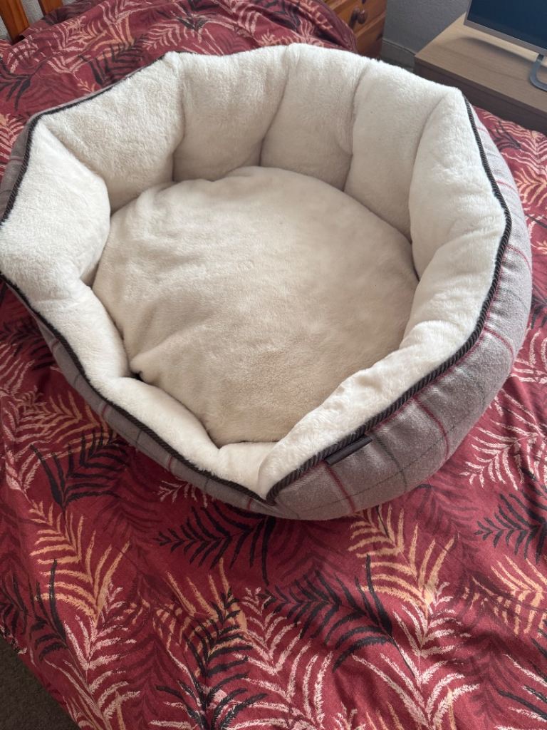 Wainwrights tartan dog bed