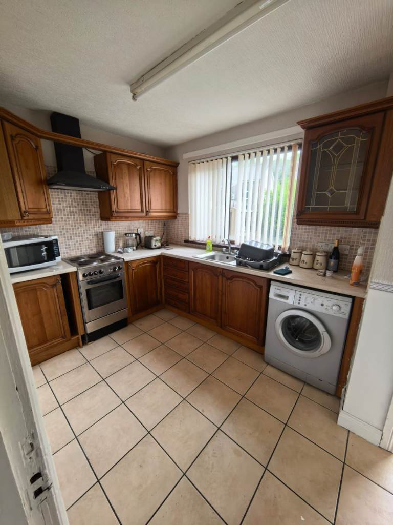 HOUSE RENTAL