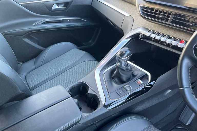 2022 Peugeot 5008 1.5 BlueHDi Allure Premium+ 5dr HATCHBACK DIESEL Manual