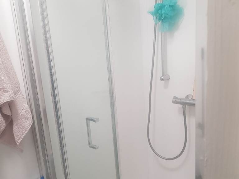 DOUBLE ENSUITE ROOM BOLTON GARDENS KENSAL GREEN NW10 