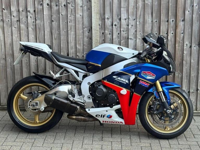 HONDA CBR 1000 RR FIREBLADE 2011 (61) TT LEGENDS REPLICA SUPER SPORT